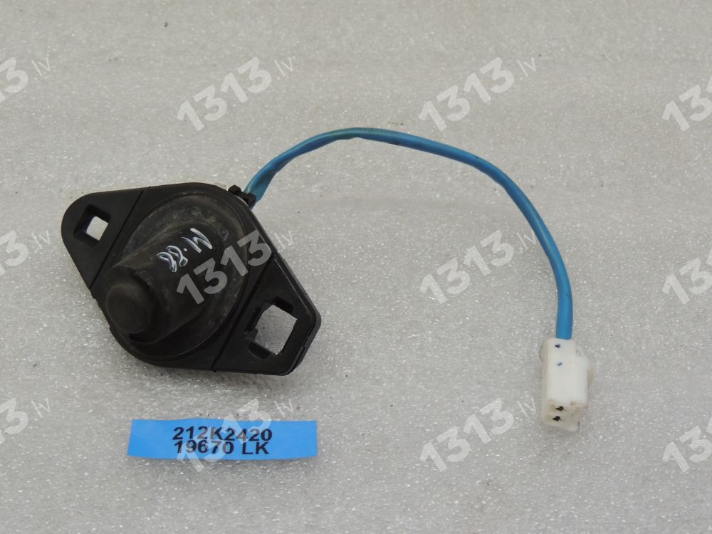 Mazda CX-7 Aizmugurējā Keyless poga Centrālās atslēgas slēdzis EG23676S0 EG23 67 6S0 EG23-67-6S0 EG23676S0 EG23 67 6S0, EG23-67-6S0, EG23676S0