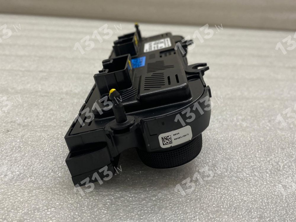 Škoda Superb III B8 3V Apsildes Klimata vadības panelis regulators 3V0907044AR 3V0 907 044 AR 3V0907044AR