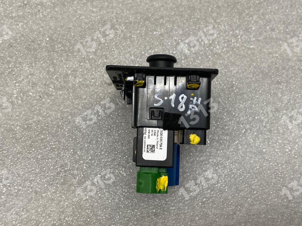 Škoda Superb III B8 3V AUX USB ports savienojuma kontaktligzda 5Q0035726E 5Q0 035 726 E 5Q0035726E