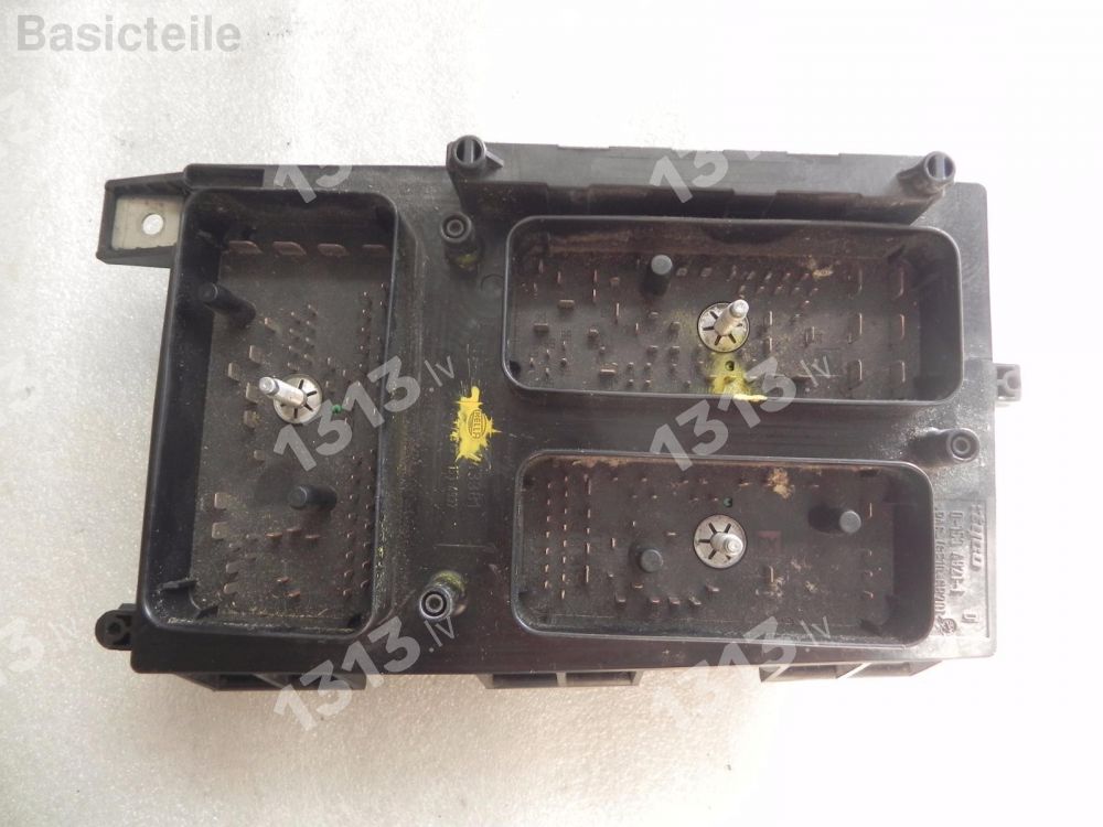 Opel Astra H Zafira B Priekšējā drošinātāju kārba kaste 93182941 13181658 93182941 13181662 6238006 13181658 5dk00866831