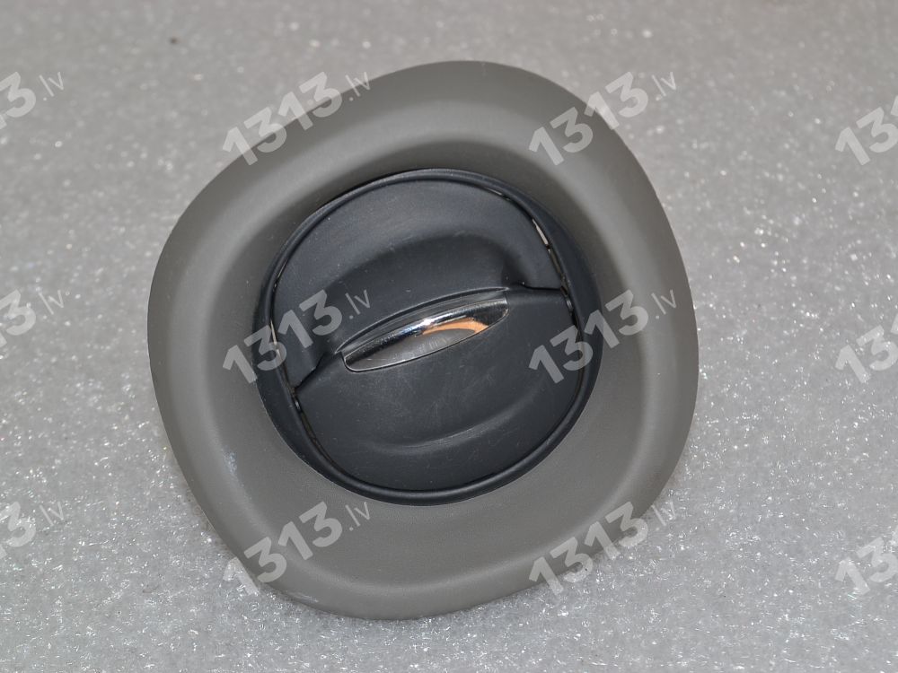 Renault Trafic III Gaisa ventilācijas reste kreisajā pusē 687601310R 687616655R 687601310R 687605663R 687611687R 687616655R 687601310R, 687605663R, 687611687R, 687616655R