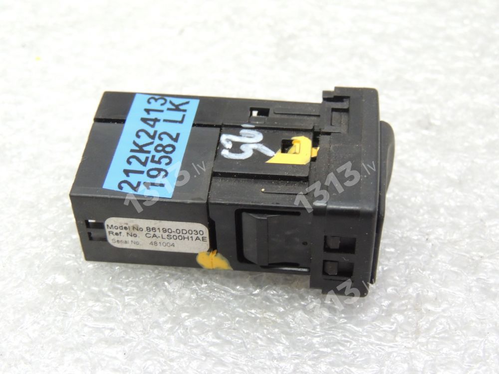 Toyota Corolla E18 AUX USB ports savienojuma kontaktligzda 86190-0D030 86190-0D030 861900D030