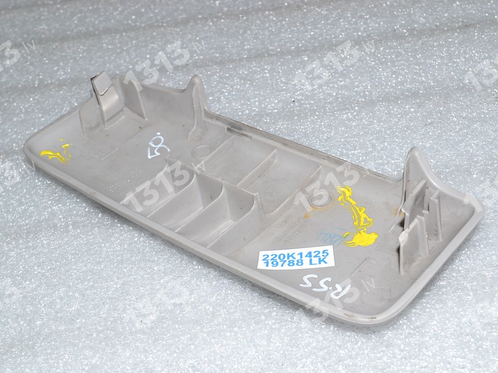 Renault Trafic III Dekoratīvs moldings salona aizmugurē griestos 8200029388 91167023 91167023 4409876 8200029388